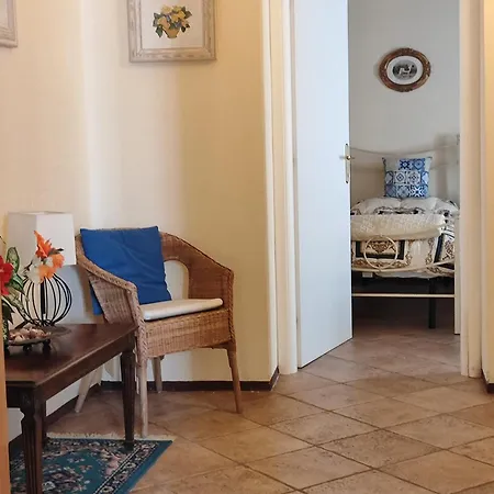 アパート Cardellini 1 *